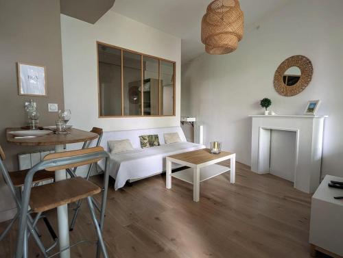 Chazelles - Appartement avec balcon - mêtro Hopital Lyon Sud - Location saisonnière - Saint-Genis-Laval