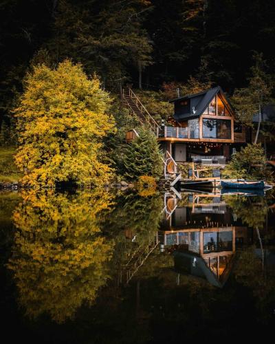Létesítmények, The Water’s Edge * * Unique Muskoka Treehouse * * in Windermere (ON)