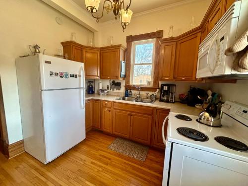 Dr Combackers Historic 1880s Home in Osceola (WI)