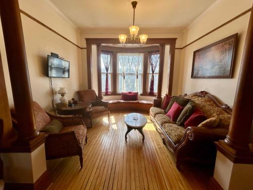 Dr Combackers Historic 1880s Home in Osceola (WI)