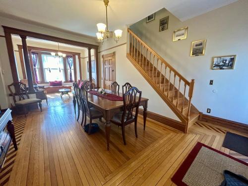 Iekārtas, Dr Combackers Historic 1880s Home in Osceola (WI)