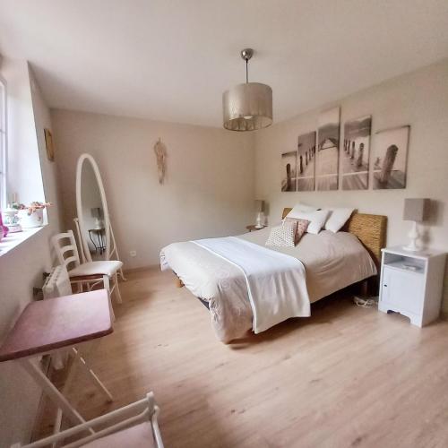 House for 9 people in Moon-sur-Elle