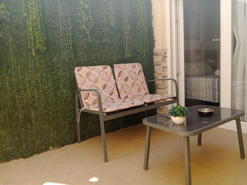 Hostal Calaya in กอร์เบรา
