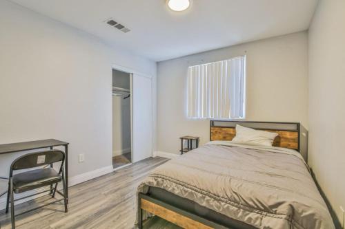 Lovely Private Bedroom Near SoFi/USC in Los Angeles, USA