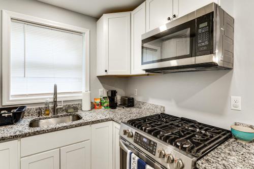 13 Mi to Gillette Stadium Pet-Friendly Apt! in 北阿特爾伯勒