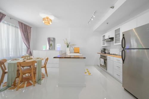 Sage on Ocean Drive Apartments - image 9