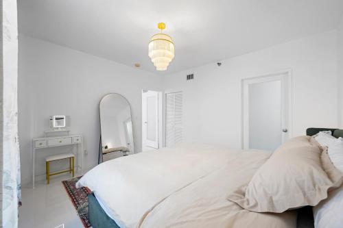 Sage on Ocean Drive Apartments in Miami Beach, USA