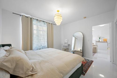 Sage on Ocean Drive Apartments in Miami Beach, USA