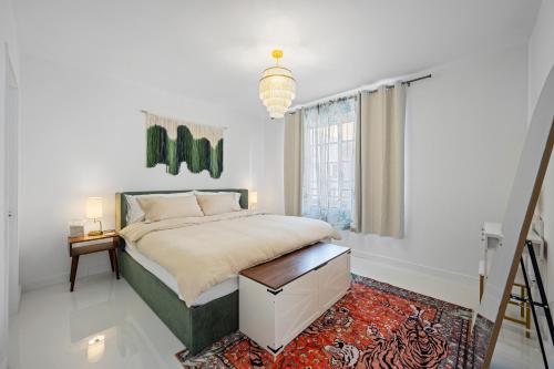 Sage on Ocean Drive Apartments in Miami Beach, USA