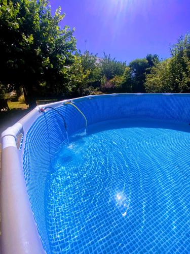 Úszómedence, CENTER PARCS a 5min - Ideal Familles & Groupes - 3 parkings - Piscine - Jardin clos - Au calme - Cha in Morton (Poitou-Charentes)