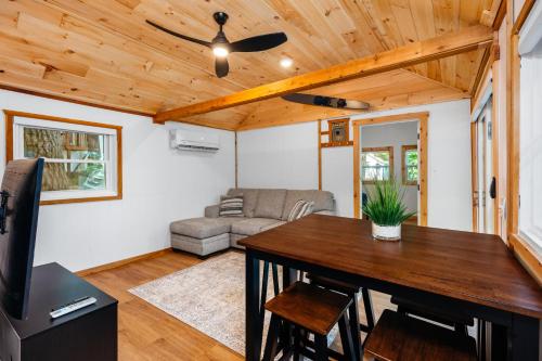 Cottage with Lakeview Suite in Traverse City, USA