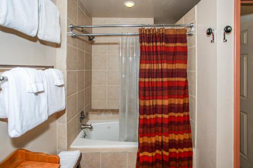 Bear Mountain Escape in Big Bear Lake, USA