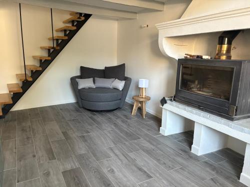 Atypical house with terrace in Salles-sous-Bois