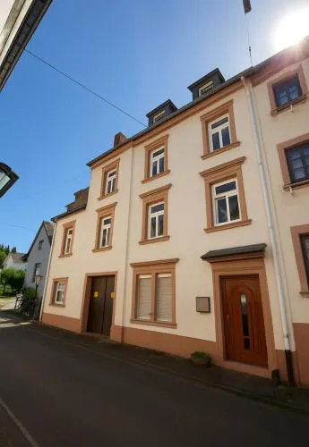 Modernes Stadthaus im Zentrum, 10 Betten 3 Schlafzimmer in Merzig, Deutschland