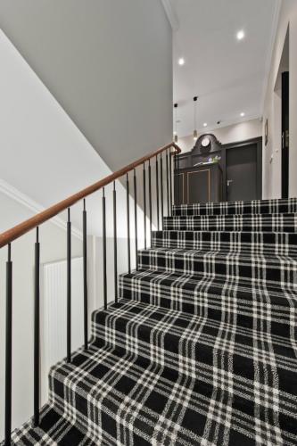 15th Avenue - image 3