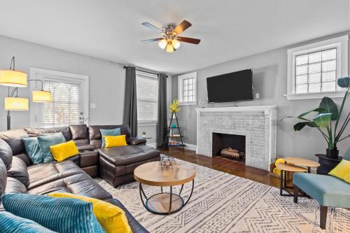 4500: Botanical Bliss by JZ Vacation Rentals in Tower Grove, USA