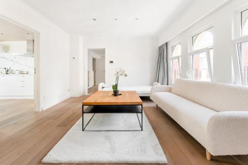 Luxury apartment x big terrace in Sint Niklaas