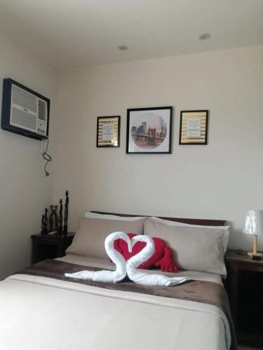 Isidro's Crib at Matina Enclaves Residences with a strong wifi and netflix near Davao Baywalk (Seawalk)