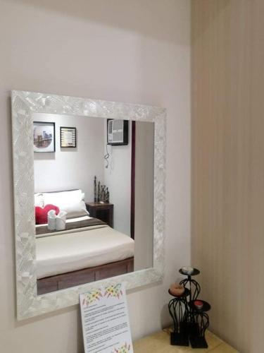 Isidro's Crib at Matina Enclaves Residences with a strong wifi and netflix - image 4