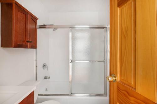 26-2B Gramercy Large 1BR WD in unit courtyard, New York (Foto 9)