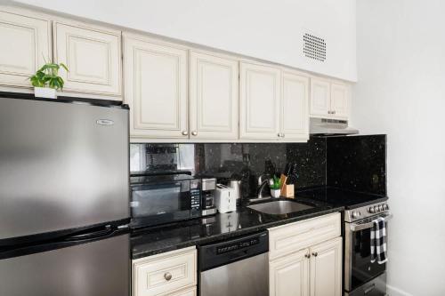26-2B Gramercy Large 1BR WD in unit courtyard, New York (Foto 10)