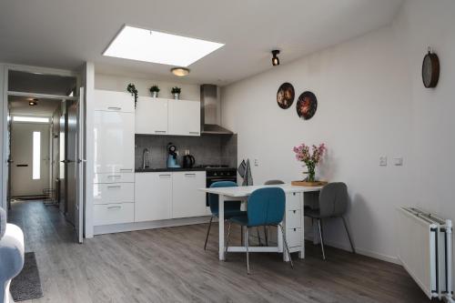 Gezellig 2 kamerappartement in Burgerbrug Dicht bij strand en natuur! in Burgerbrug