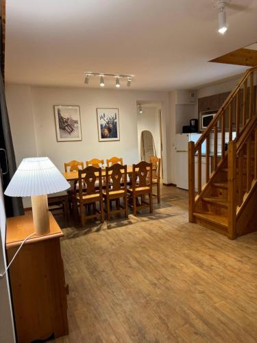 บริการและสิ่งอำนวยความสะดวก, Cozy 4 bedroom duplex apartment, spa residence in อับรี