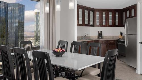 Marriott's Grand Chateau 3BR Apartment with Resort Access - main image