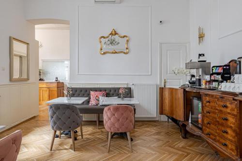 House Beletage - image 13