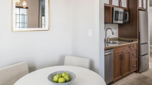 Marriott's Lakeshore Reserve Studio Apartment with Resort Access - image 12