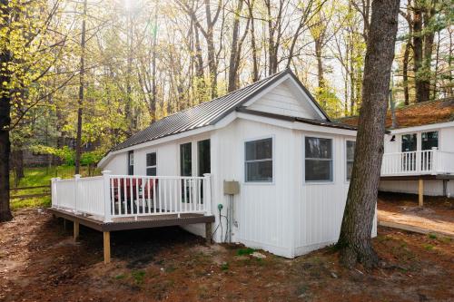 Scenic Cottage on Arbutus Lake in Traverse City, USA