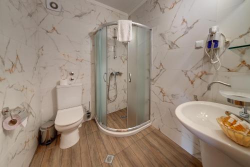 Suite with Sea View image 4