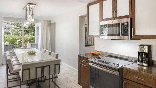 Marriott's Lakeshore Reserve 3BR Apartment with Resort Access - image 7