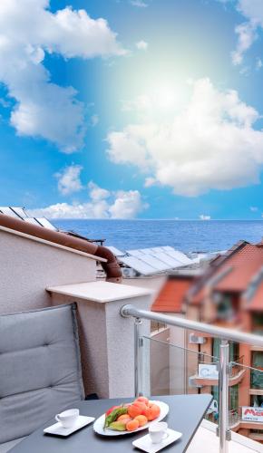 Studio with Sea View image 2