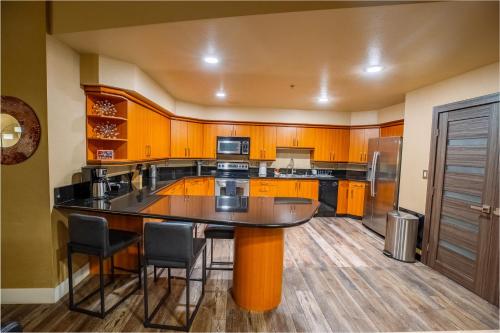 2100 SqFt Penthouse Suite W/ Strip Views! POOL GYM, Las Vegas (photo 8)