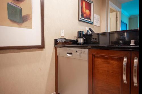 Las Vegas Penthouse with Strip Views - Sleeps 6 - Walk Out Balcony, Las Vegas (photo 5)