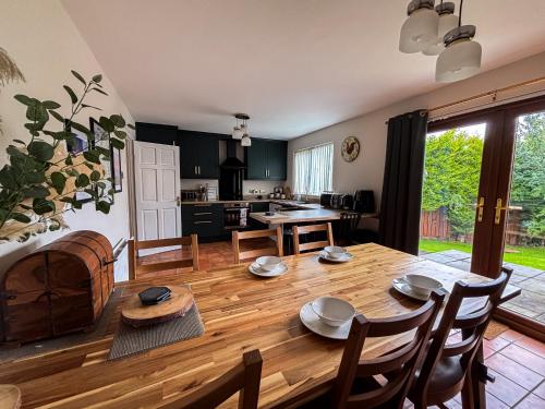 Whitepark Cottage - your home away from home - Capecastle Road