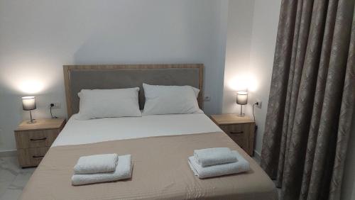 Double Room with Balcony image 10