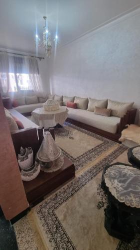 Appartement Meuble avec Parking Gratuit, Calme & Pratique a Casablanca in Roches Noires