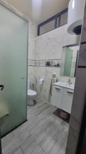 Appartement Meuble avec Parking Gratuit, Calme & Pratique a Casablanca in Roches Noires