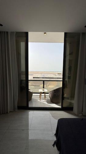 شقة مع بلكونة جانبية ع البحر, Dammam (photo 9)