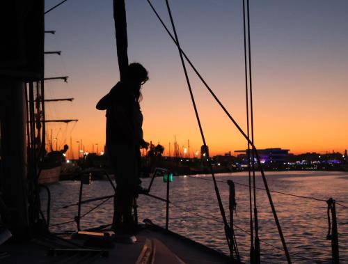 Magnificent sailboat with free parking for cars, Valence (photo 3)