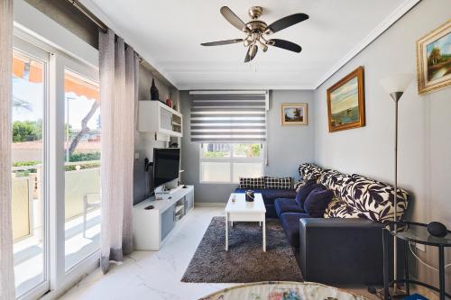 Apartamento 2 dormitorios garaje y piscina junto al mar in ปุนตา ปรีมา