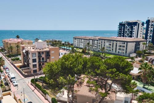 Apartamento 2 dormitorios garaje y piscina junto al mar in ปุนตา ปรีมา