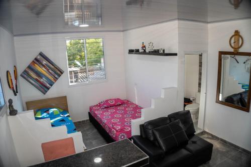 Twin Room image 4