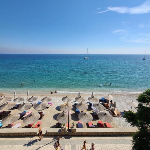 Sunset Boulevard Hotel in Qeparo