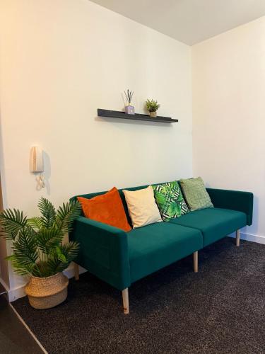 Zelena Luxurious Apartment, Private Parking, Fast Wi-Fi, Self Check-In Anytime Perfect For Late Arrivals, 5 Minutes to Old Trafford Stadium, Manchester (foto 7)