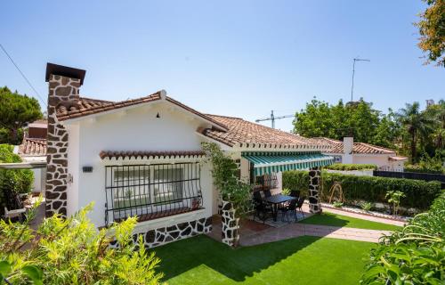 Spacious Malaga House with private walled-in yard, Málaga