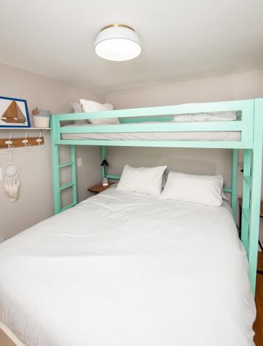 Cape Cod Cottage by Leavetown Vacations detail
