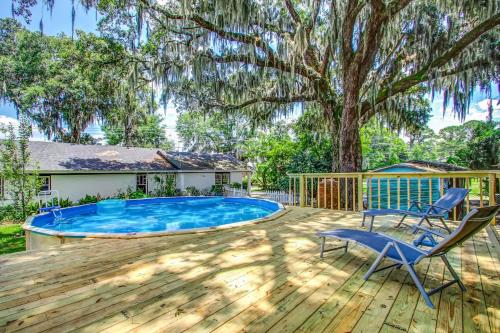 Historic Studio - Shared Pool, Gazebo & Oak Trees